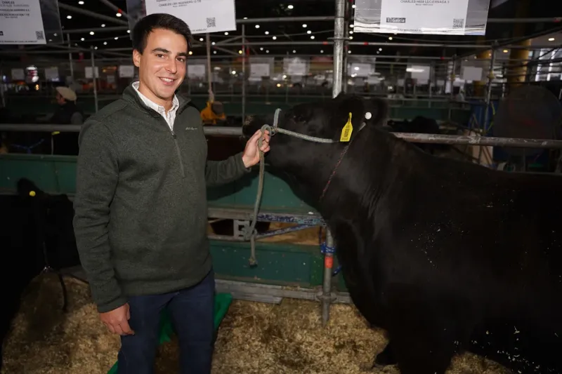 Carlos José “Pepe” Pestalardo Guerrero, 33 años, asesor genético ganadero, sexta generación de descendientes de Carlos Guerrero, introductor de la raza Aberdeen Angus en la Argentina en 1879 (Franco Fafasuli)