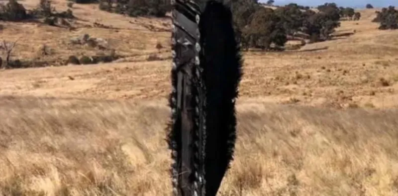 La imagen del objeto espacial hallado en un campo de Australia.
