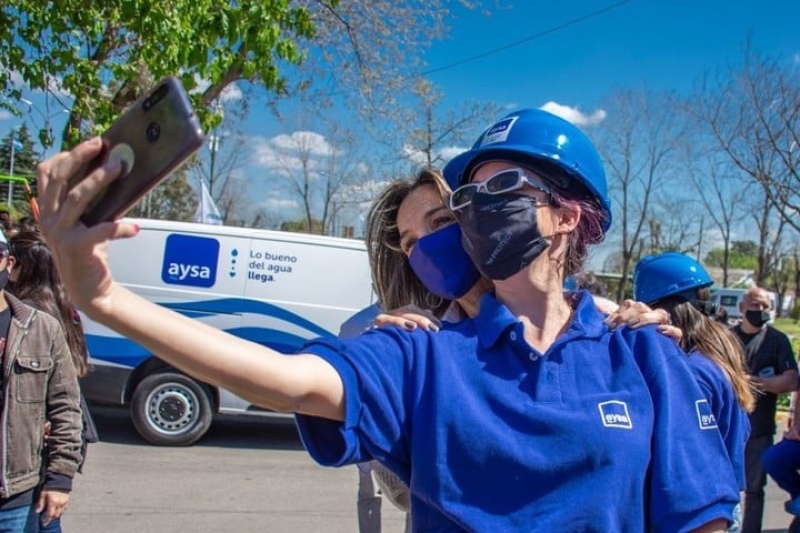 La arenga de Malena Galmarini a la militancia en Ituzaingó: ”No nos pueden ganar estos tipos”. La presidenta de AYSA y esposa de Sergio Massa inauguró obras en uno de los municipios donde ganó la oposición.