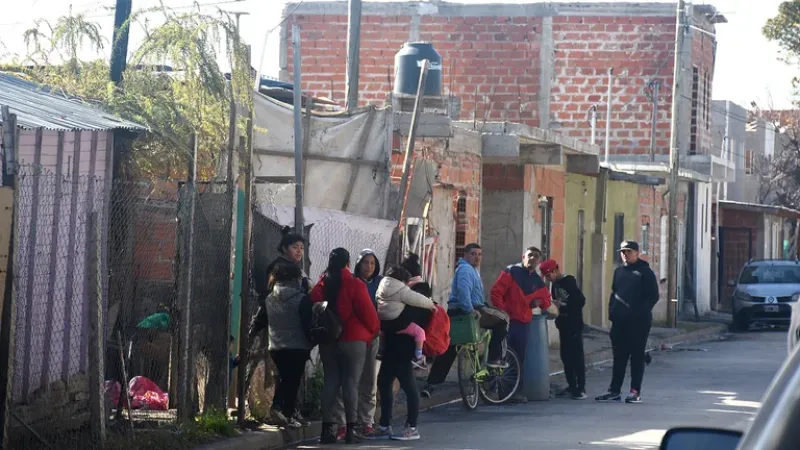 Los vecinos del barrio Agüero, en la localidad de Gerli (Nicolás Stulberg)
