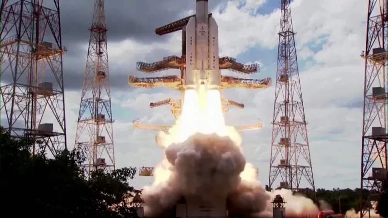Chandrayaan-3 consta de un módulo Lander autóctono (LM) de 1,7 toneladas, un módulo de propulsión (PM) de 2,1 toneladas y un rover de 26 kilos (ISRO)