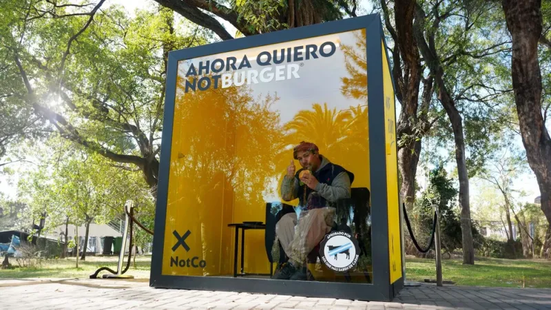 La empresa invita a los argentinos a probar alternativas a la hamburguesa de carne (NotCo)