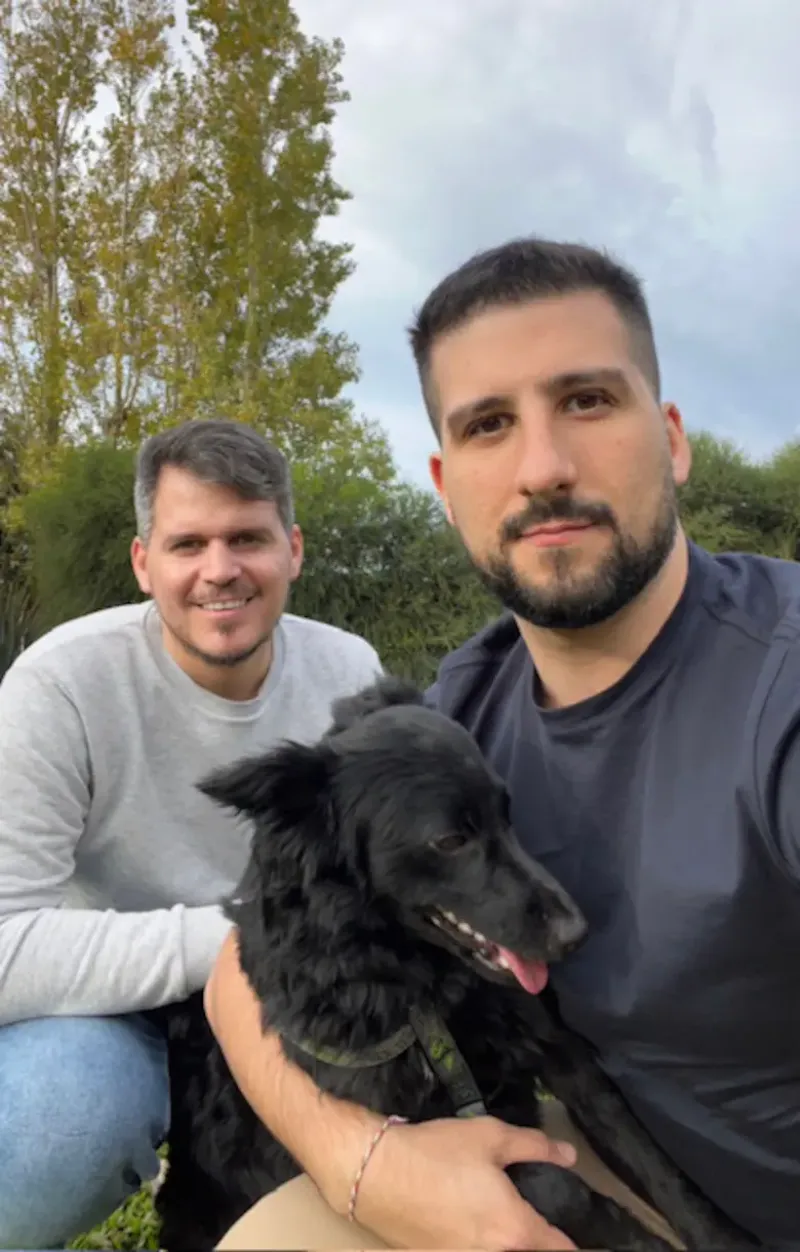 En cuanto el novio de Martín lo vio dijo con firmeza: ”Se queda con nosotros”