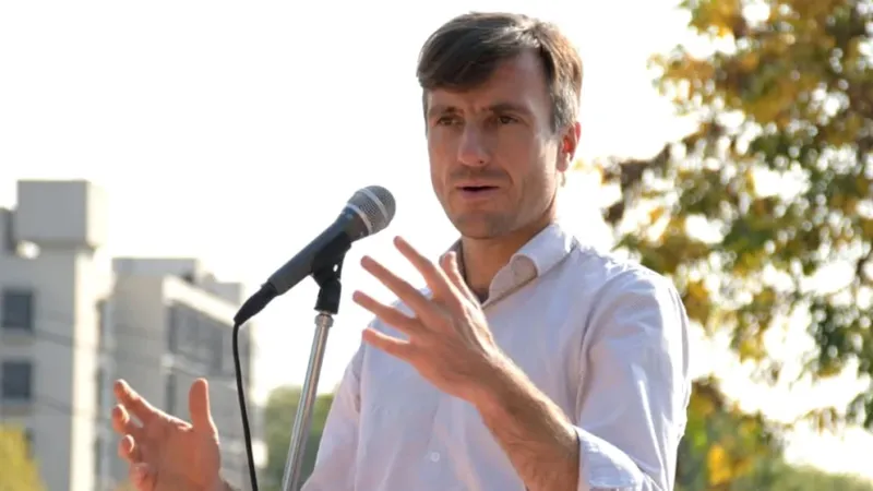 Lucas Ghi, intendente de Morón