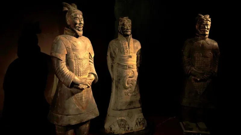 China muestra un rico pasado para el estudio arqueológico. ”Los guerreros de Xian” son una muestra de un pasado milenario que los arqueólogos aún están estudiando (EFE/ Pedro Puente Hoyos)