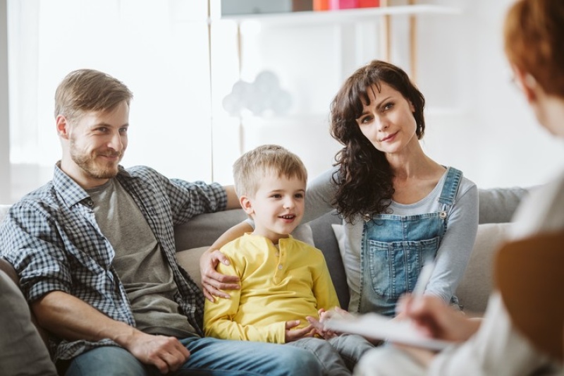   “Los padres estamos involucrados en cómo se va formando la estructura psíquica de nuestros hijos”, dijo Bellota. Foto ilustración Shutterstock.