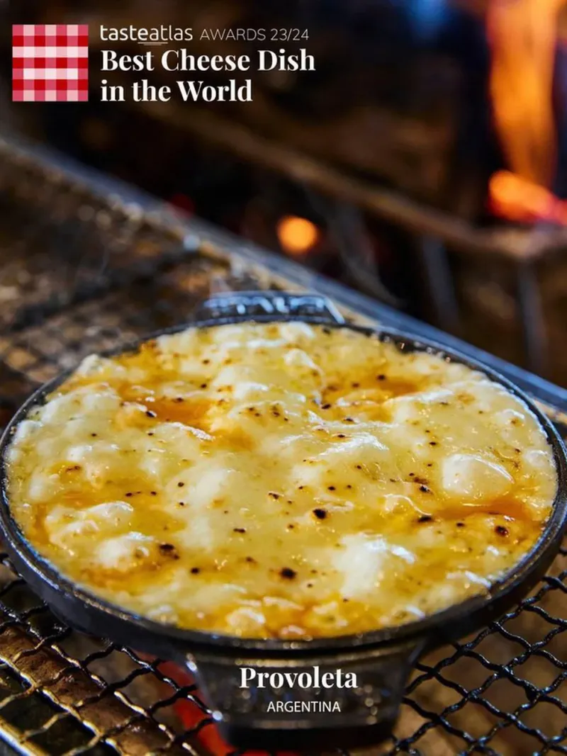 La provoleta es el mejor plato de queso del mundo, según difundió en sus redes Taste Atlas. Gentileza: Taste Atlas / IG quebarbaro.dtla