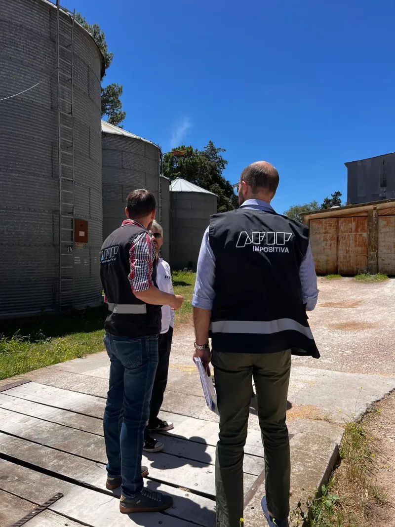  La intervención se inició por sospechas de actividades ilícitas, y la inspección reveló la presencia de 99,89 toneladas de trigo y 751,99 toneladas de cebada en la instalación. (Foto: AFIP).