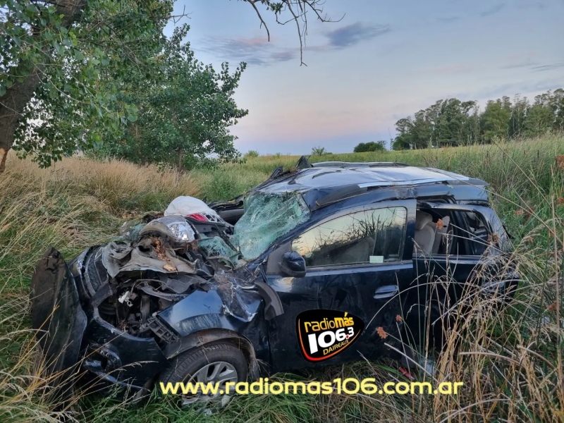 ÚLTIMO MOMENTO. Vuelco en Ruta 65. Un papá y sus dos hijos gemelos salvaron sus vidas de milagro.