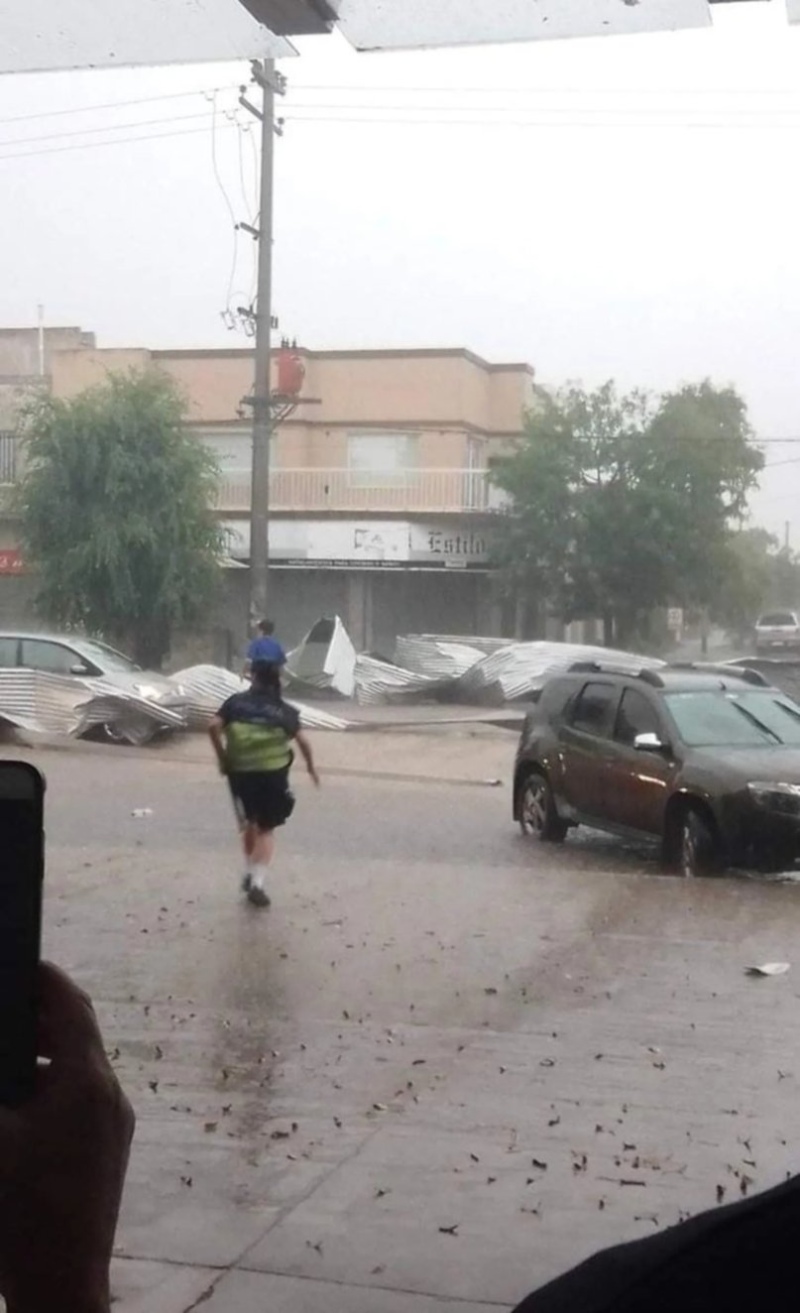 Las impactantes imágenes del fuerte temporal en Miramar