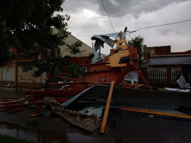 Las impactantes imágenes del fuerte temporal en Miramar