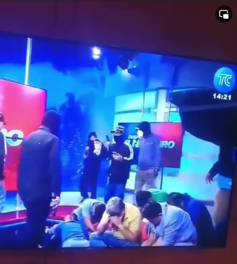 Los dramáticos momentos que vivió el estudio de TC Televisión (Video: X/@Mmendoza1970)