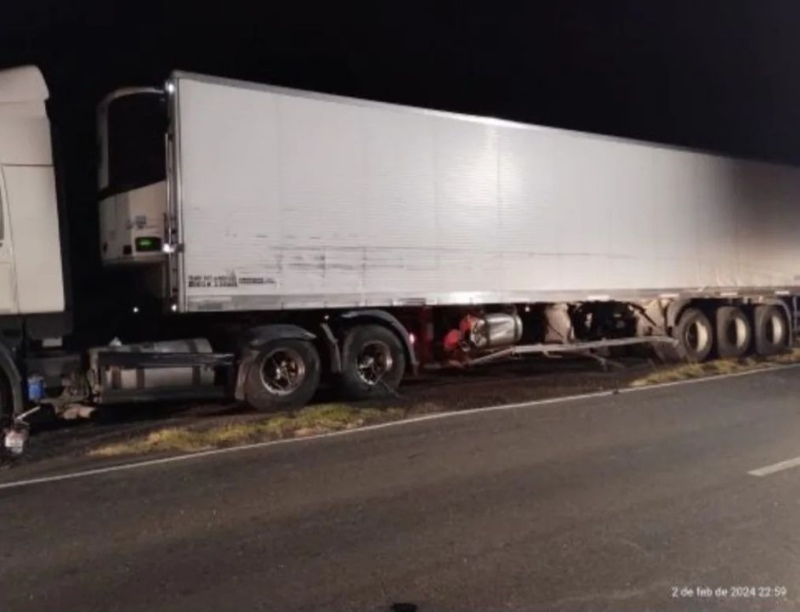 Colisión entre dos camiones y un vehículo, no hubo heridos de consideración