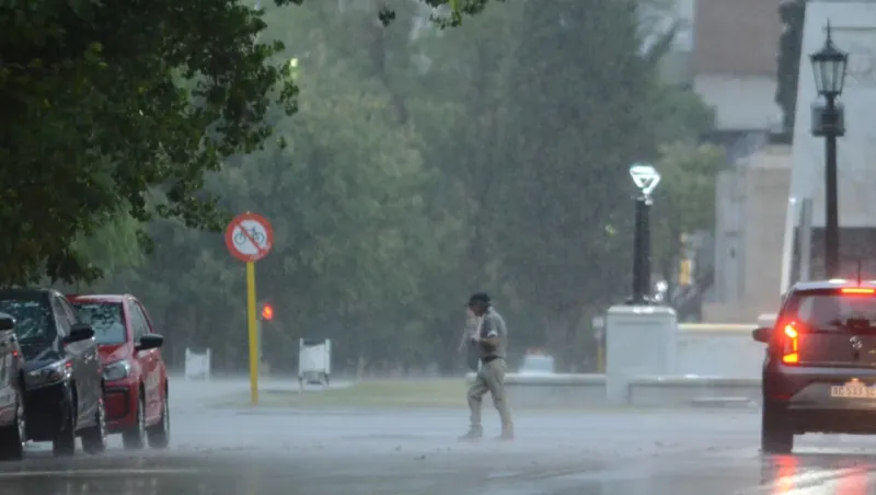 Alerta naranja para Coronel Suárez y la zona por tormentas fuertes