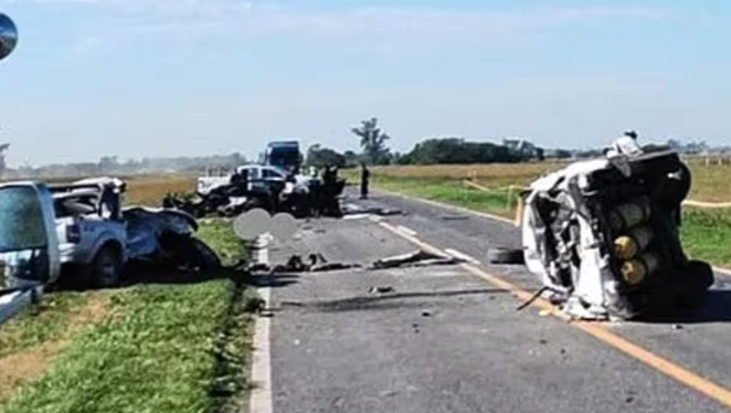 Tres personas murieron en un choque múltiple en Santa Fe en el inicio del fin de semana extra largo por Semana Santa