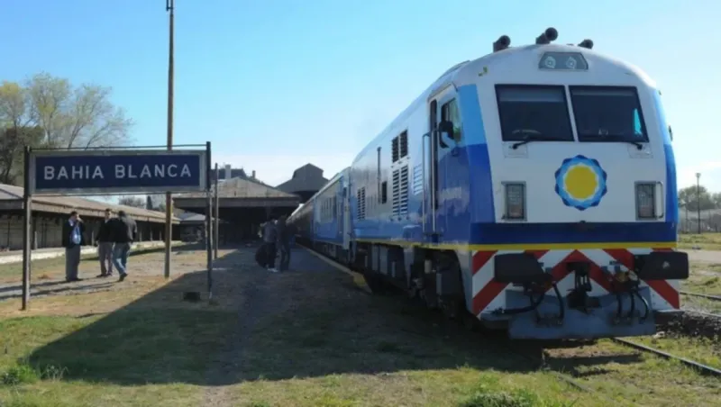 A más de un año del descarrilamiento ¿qué pasa con el tren de pasajeros en Bahía?