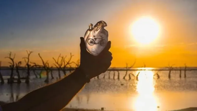 Todo corazón: artista se inspiró en el último habitante de Epecuén