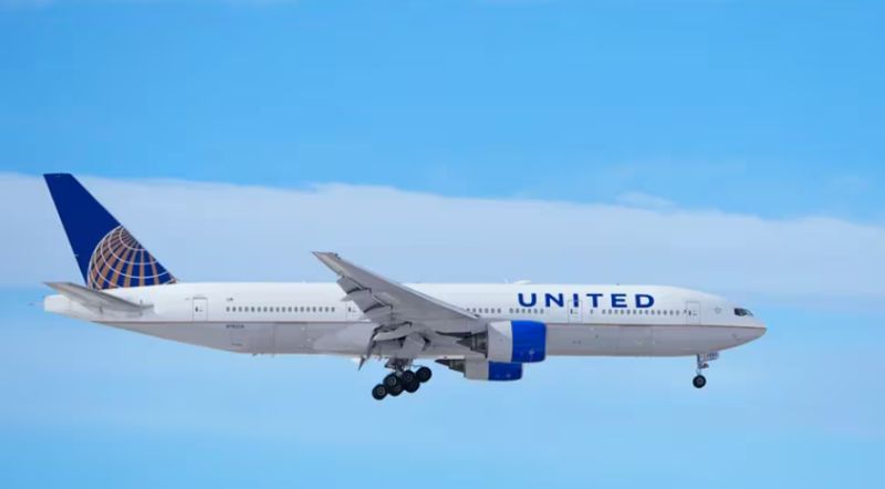 Se desbordó el inodoro de un Boeing 777 en pleno vuelo y el olor obligó al comandante a regresar al aeropuerto de origen