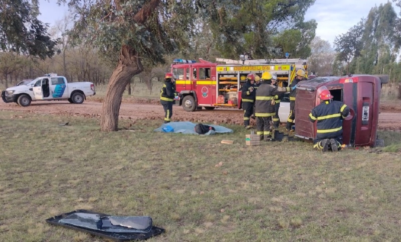 Vuelco sin heridos en el acceso a Villa Ventana. La salvó el airbag