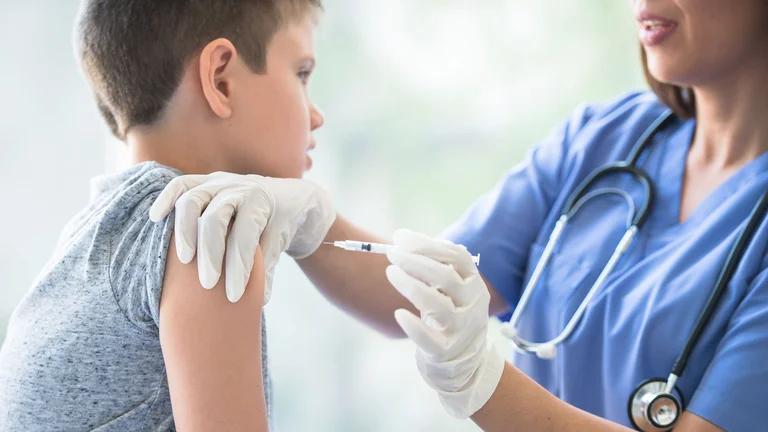 Vuelta a clases: por qué es fundamental que los niños estén al día con el calendario de vacunación