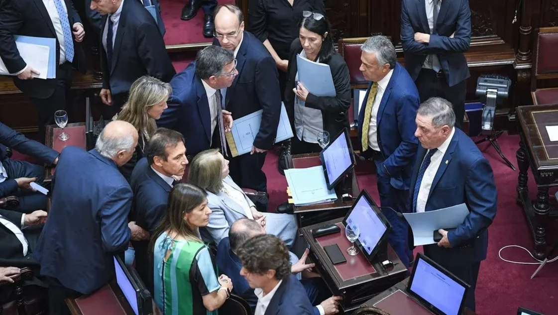 La oposición abandonó el recinto y se cayó la sesión del Senado